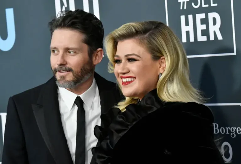 Dangerous ‘black tumor’ cancer signs revealed by doctor after Kelly Clarkson’s ex-husband Brandon Blackstock died aged 48.