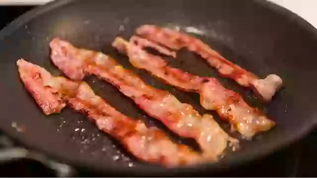 Man develops ‘pork worms’ in his brain after years of doing this specific cooking habit.