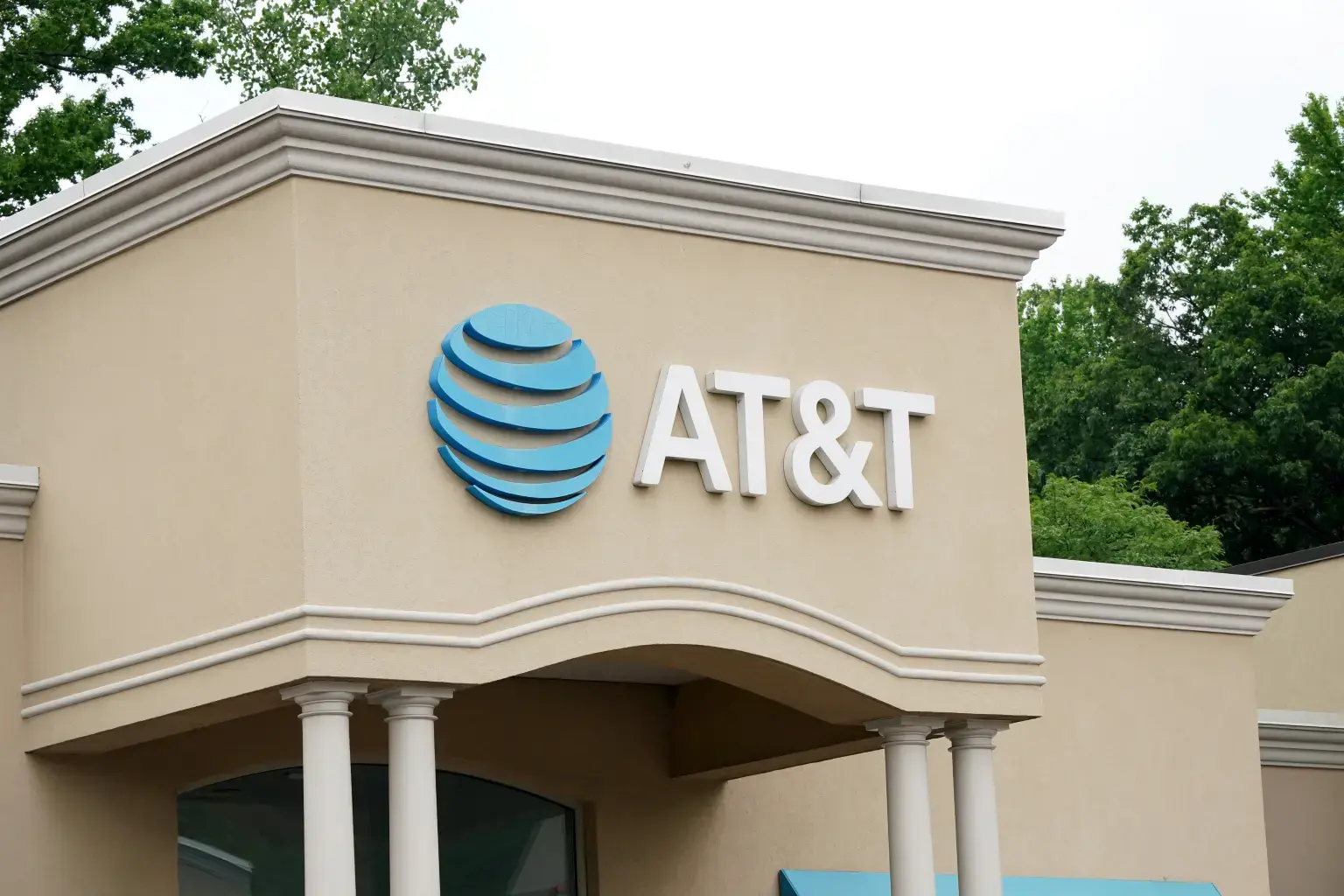 AT&T Customers Can Claim Up to $7,500 in $177 Million Data Breach Settlement — Here’s How to Claim
