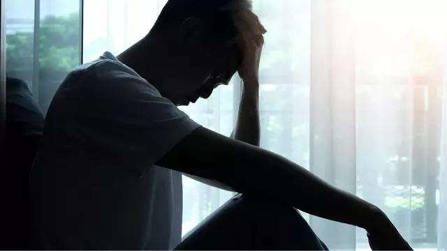 Diagnosed psychopath breaks down disturbing hidden clues that make him unlike other people.